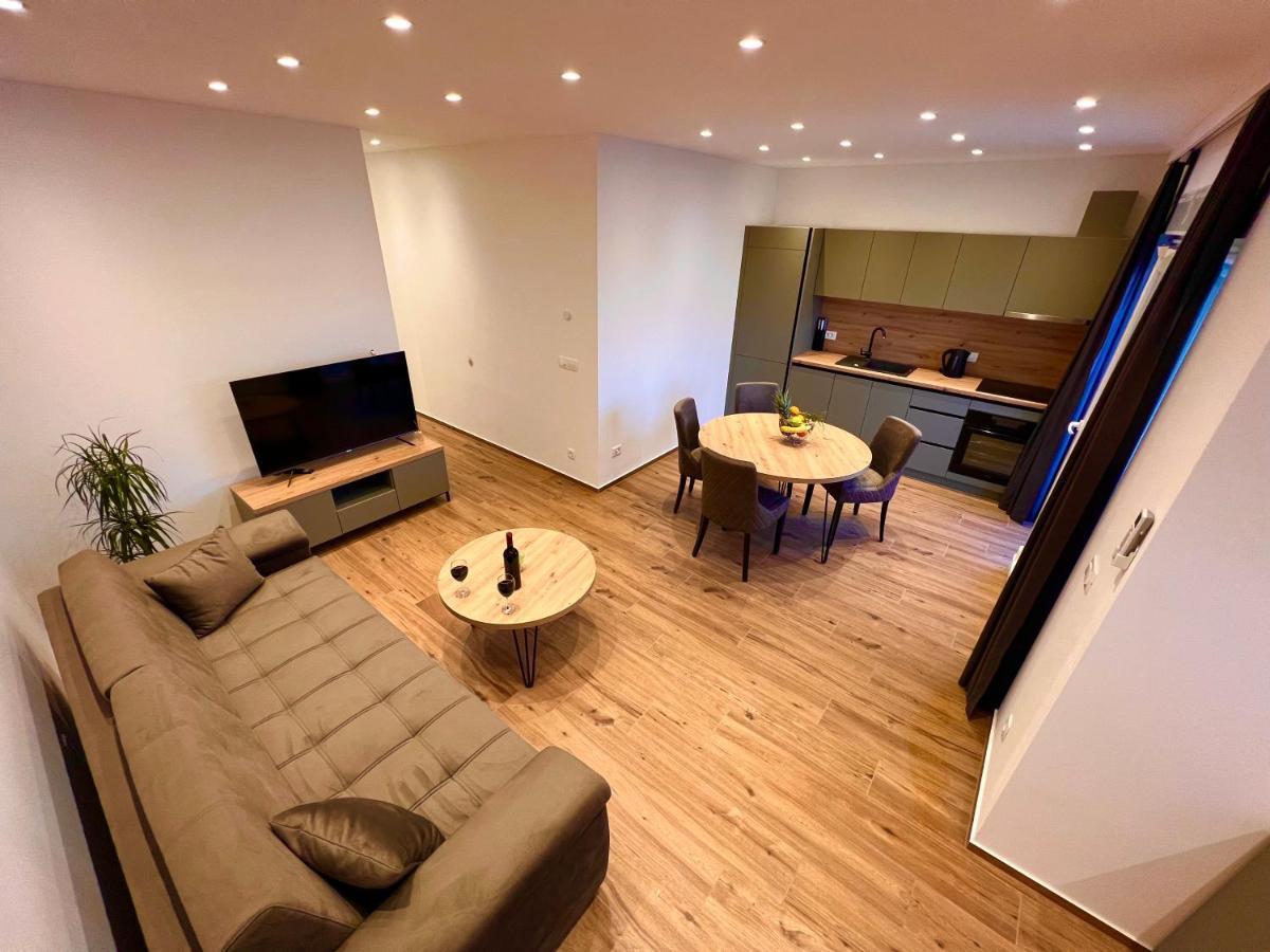 Vila Zrina - Apartmani Trogir Eksteriør bilde