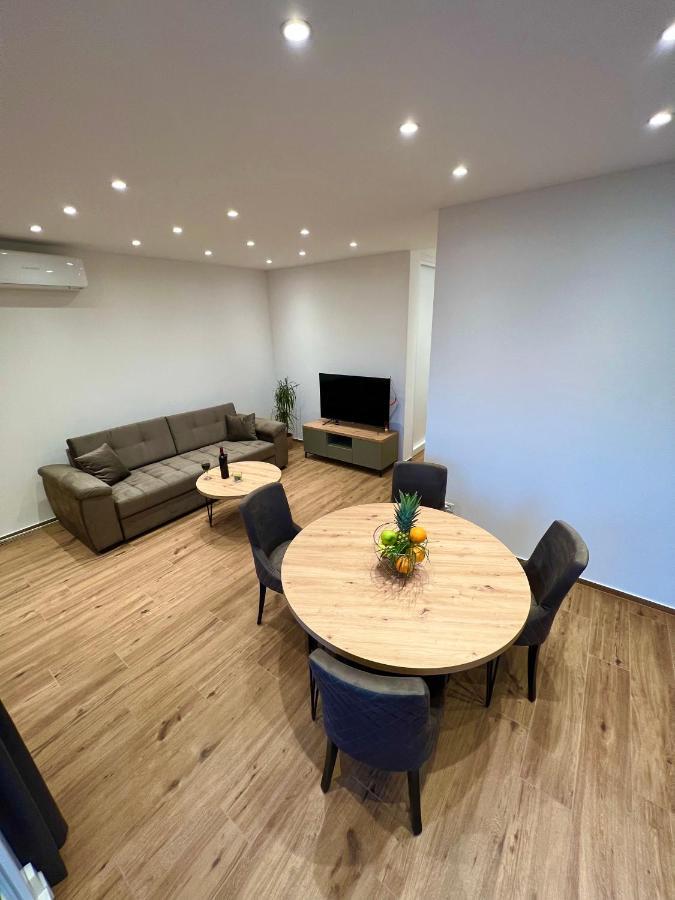 Vila Zrina - Apartmani Trogir Eksteriør bilde