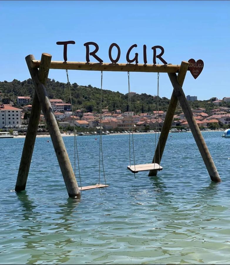 Vila Zrina - Apartmani Trogir Eksteriør bilde