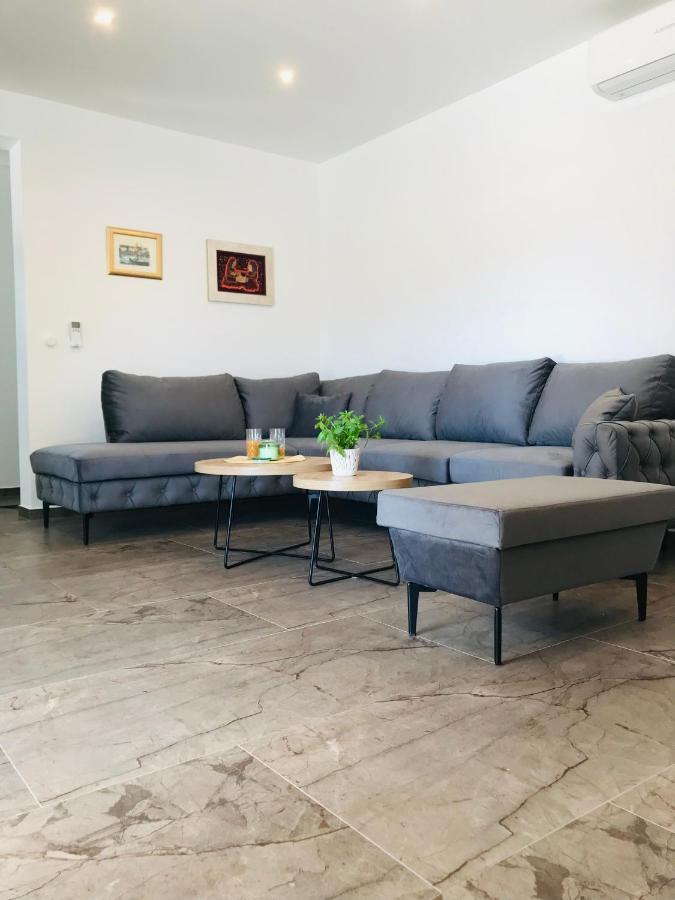 Vila Zrina - Apartmani Trogir Eksteriør bilde