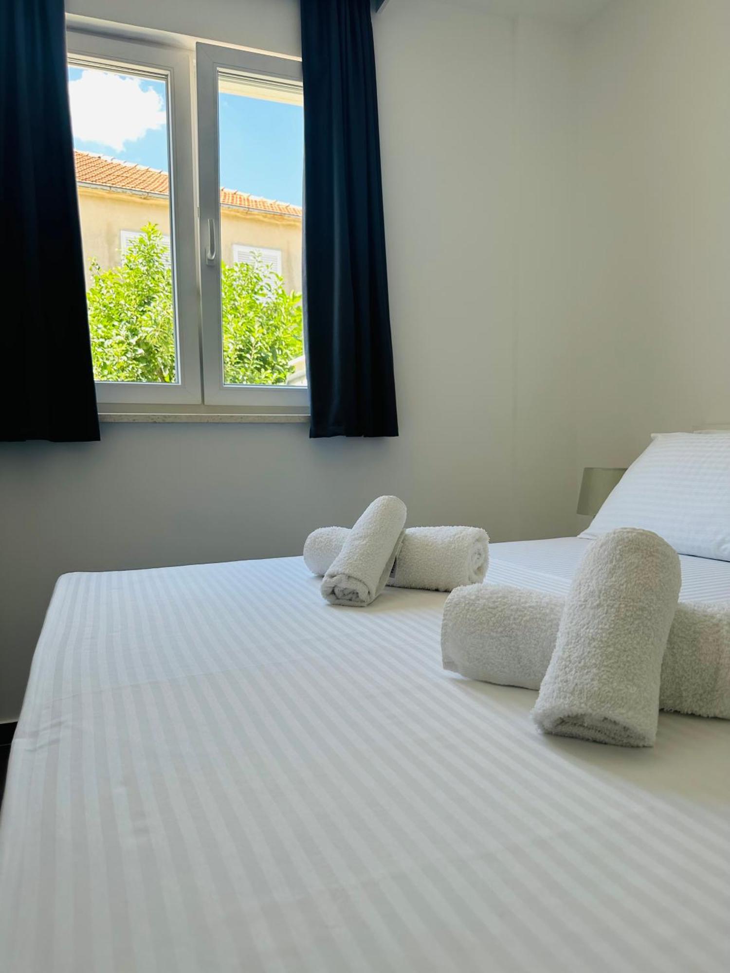 Vila Zrina - Apartmani Trogir Eksteriør bilde