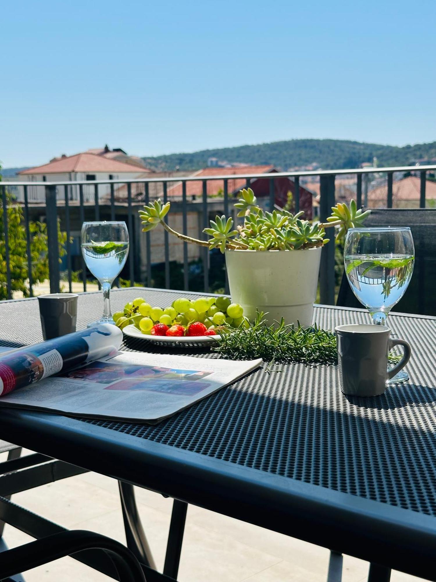 Vila Zrina - Apartmani Trogir Eksteriør bilde