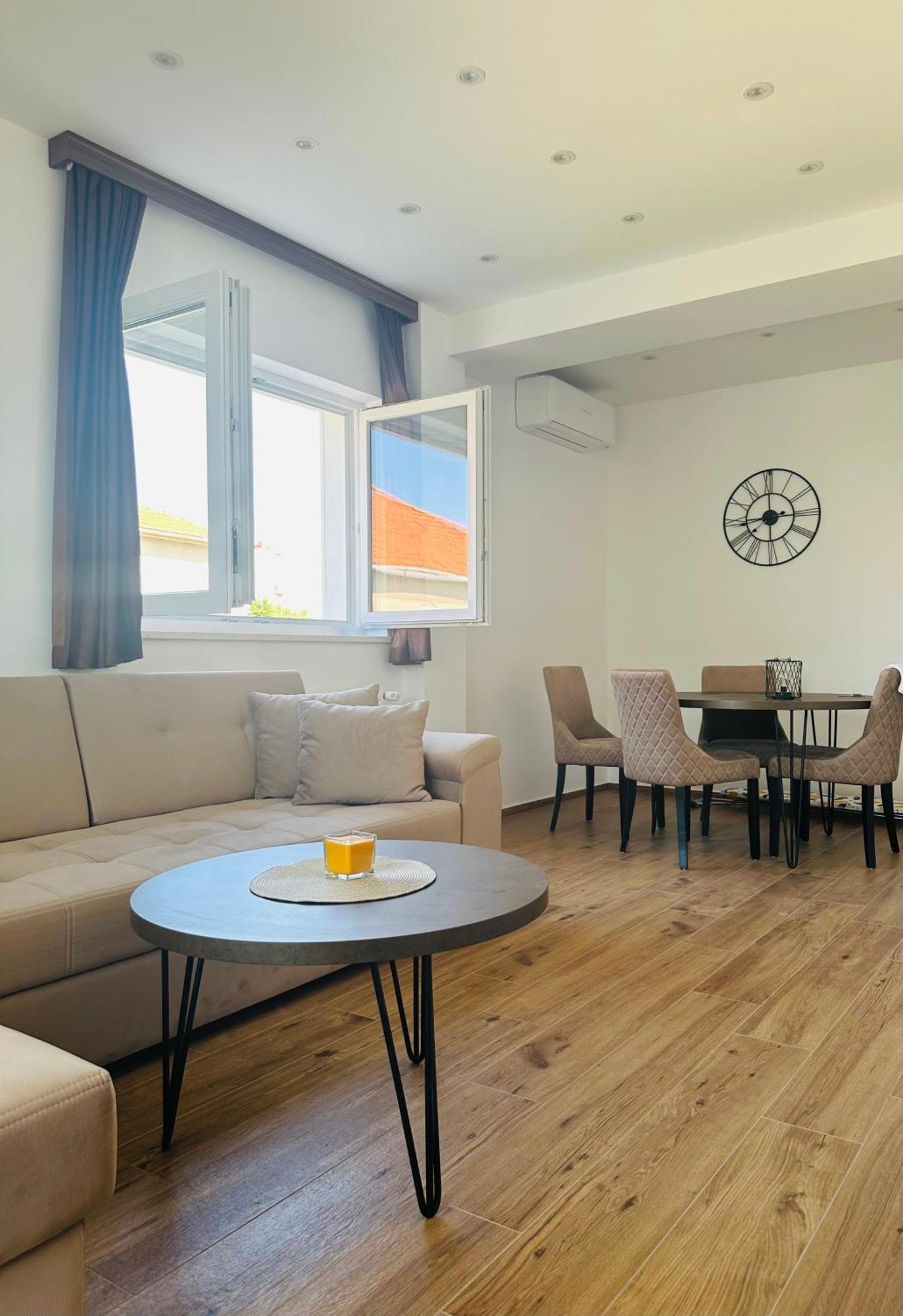 Vila Zrina - Apartmani Trogir Eksteriør bilde